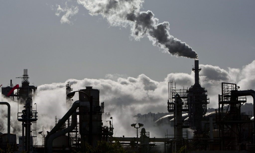 मंदी का असर: ईंधन की मांग गिरी