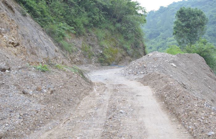 चार-धाम यात्रा मार्ग पर विशेषज्ञों में एक राय नहीं