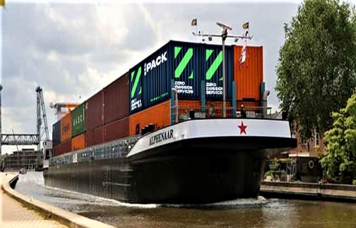 नीदरलैंड और बेल्जियम ने बनाई स्वचालित बैटरी नाव