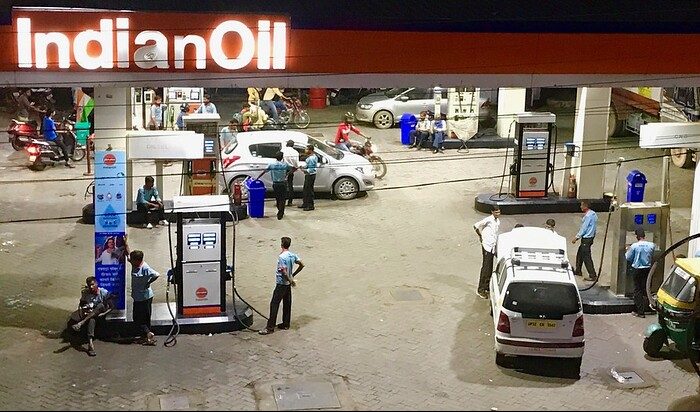 पेट्रोल-डीजल से होती है सरकार को मोटी कमाई, फिर कैसे होगा एनर्जी ट्रांजिशन!