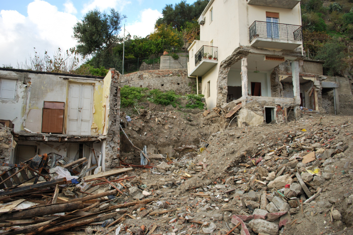 बाढ़ और भूस्खलन का कहर जारी, देश के उत्तरी और पूर्वी राज्यों में 50 की मौत