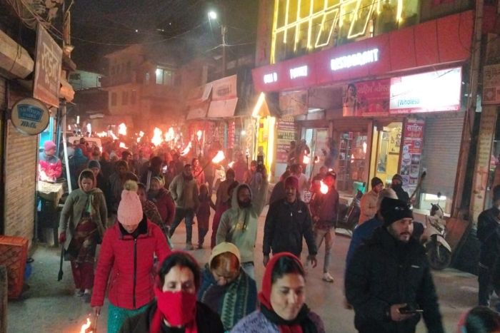 जोशीमठ में आपदा से पहले चेतावनियों की अनदेखी