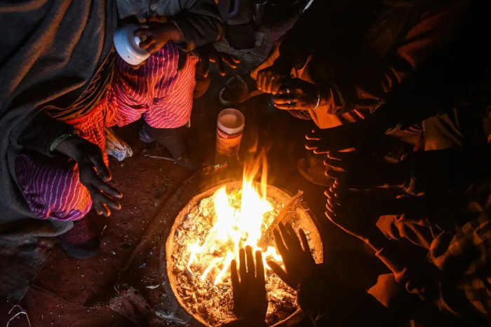 उत्तर भारत में शीतलहर का प्रकोप जारी, बारिश के आसार