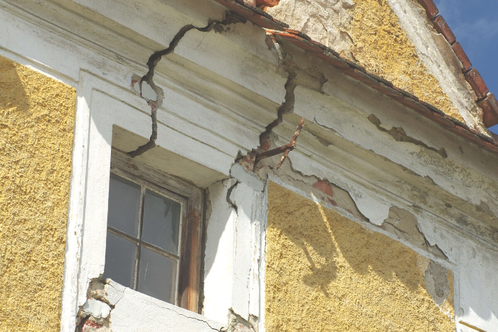 जोशीमठ संकट के बाद देर से जगी सरकार, जारी किए दिशानिर्देश