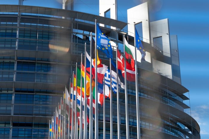 जलवायु संकट न रोक पाने के लिए 6 युवाओं ने किया 32 देशों पर मुकदमा