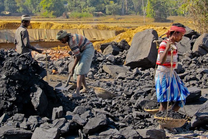 साफ ऊर्जा बदलाव का सबसे अधिक प्रभाव हाशिए पर खड़े समुदायों पर: रिपोर्ट