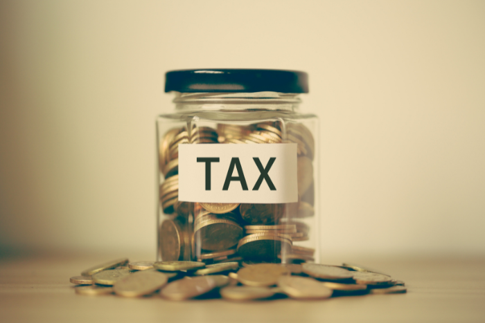 क्लाइमेट फाइनेंस: अमीरों पर टैक्स लगाकर हर साल जुटाए जा सकते हैं 2 लाख करोड़ डॉलर