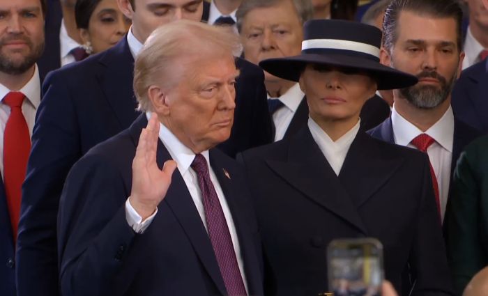 ट्रंप के शपथ लेते ही पेरिस समझौते से फिर बाहर हुआ अमेरिका