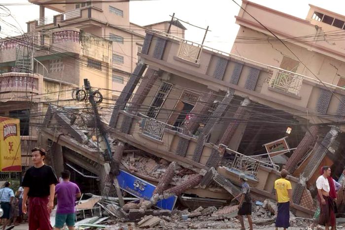गृहयुद्ध से अस्तव्यस्त म्यांमार में भूकंप से 1,700 से अधिक मरे