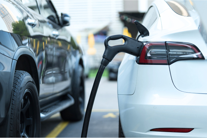 ग्लोबल ईवी बिक्री जून में 24% बढ़ी, लेकिन अमेरिका में गिरावट