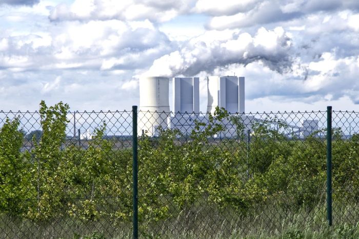 कार्बन क्रेडिट: सरकार ने उद्योगों के लिए जारी किए उत्सर्जन लक्ष्य