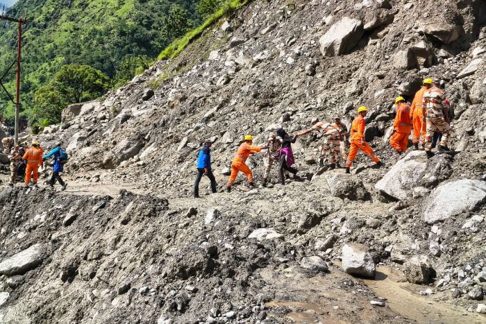 जलवायु संकट की मार: विश्व के सबसे महंगे आपदाओं की सच्चाई, भारत-पाक रिपोर्ट में दिखा स्थानीय विनाश