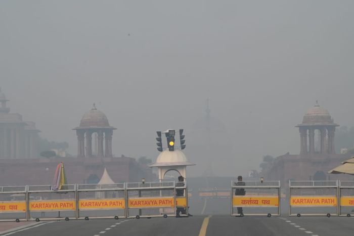 दिल्ली: साल के सबसे खराब स्तर पर प्रदूषण, ग्रैप-4 प्रतिबंध लागू